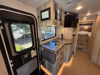 2025 Winnebago VIEW - Photo 4