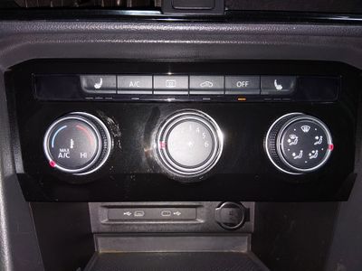 2024 Volkswagen Taos — photo 18 view