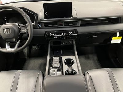 2025 Honda Pilot - Photo 18