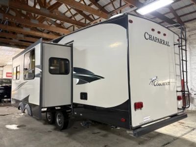2015 Coachmen Chaparral X-Lite — engine compartment view