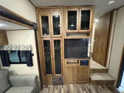 2015 Coachmen Chaparral X-Lite — photo 27 view