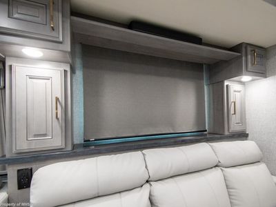 2026 Fleetwood Discovery LXE - Photo 11