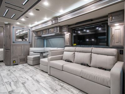 2026 Fleetwood Discovery LXE - Photo 8