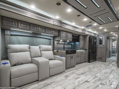 2026 Fleetwood Discovery LXE - Photo 14