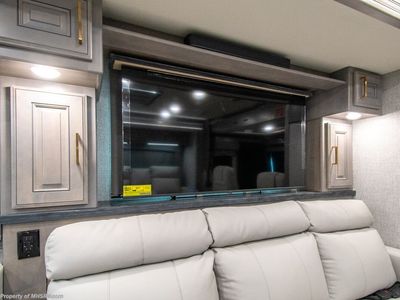 2026 Fleetwood Discovery LXE - Photo 10