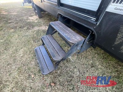 2023 Keystone RV Springdale — photo 9 view