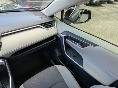2019 Toyota RAV4 - Photo 18