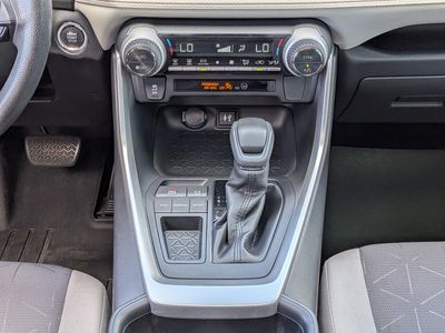 2019 Toyota RAV4 - Photo 20