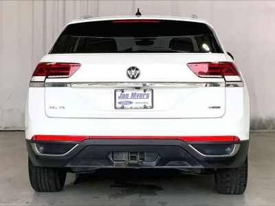 2020 Volkswagen Atlas Cross Sport — rear three-quarter view