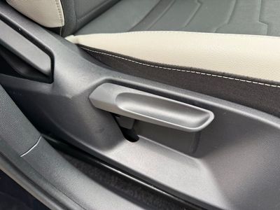 2025 Volkswagen Taos - Photo 43