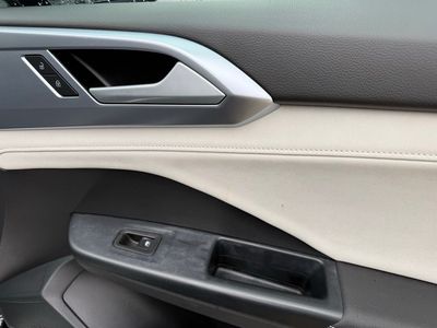2025 Volkswagen Taos - Photo 45