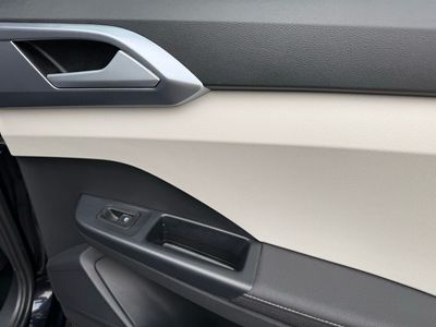 2025 Volkswagen Taos - Photo 39