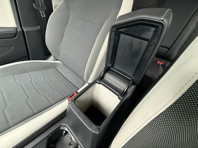 2025 Volkswagen Taos - Photo 25