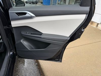 2025 Volkswagen Taos - Photo 38