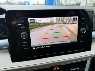 2025 Volkswagen Taos - Photo 5