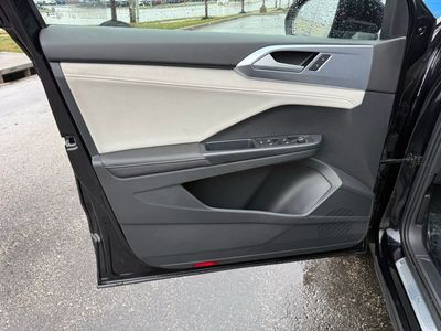 2025 Volkswagen Taos - Photo 16