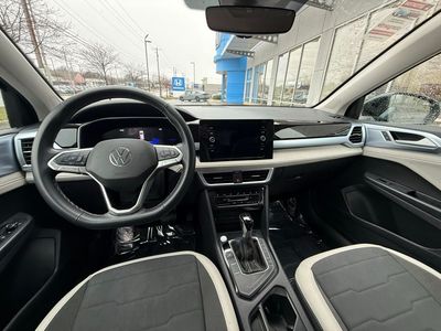 2025 Volkswagen Taos - Photo 6
