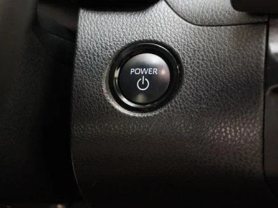 2025 Toyota Camry FWD - Photo 17