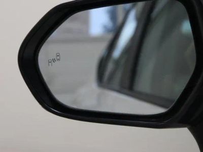 2025 Toyota Camry FWD - Photo 21
