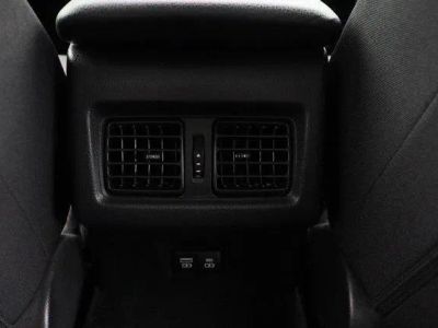 2025 Toyota Camry FWD - Photo 28