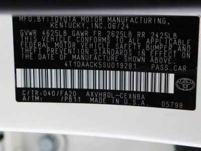 2025 Toyota Camry FWD - Photo 40