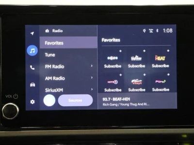 2025 Toyota Camry FWD - Photo 18