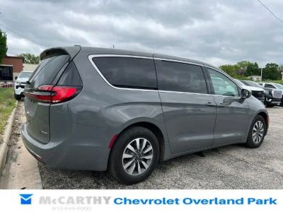 2022 Chrysler Pacifica - Photo 3