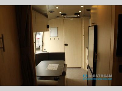 2025 Airstream Flying Cloud - Photo 10