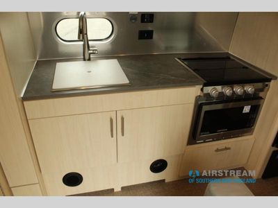 2025 Airstream Flying Cloud - Photo 24