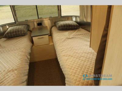 2025 Airstream Flying Cloud - Photo 13
