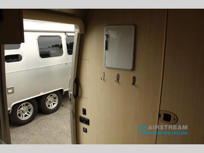 2025 Airstream Flying Cloud - Photo 33