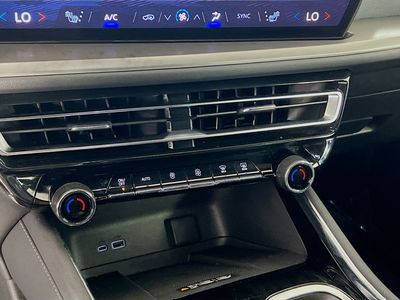 2025 Chevrolet Traverse - Photo 12
