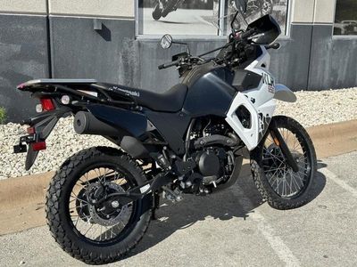 2025 Kawasaki KLR650 S Pearl Crystal White/Metallic Carbon Gray - Photo 7