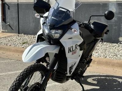 2025 Kawasaki KLR650 S Pearl Crystal White/Metallic Carbon Gray - Photo 4