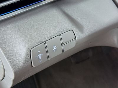 2025 Hyundai Elantra - Photo 6