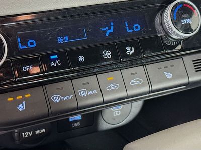 2025 Hyundai Elantra - Photo 17