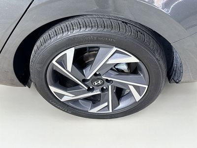 2025 Hyundai Elantra - Photo 30