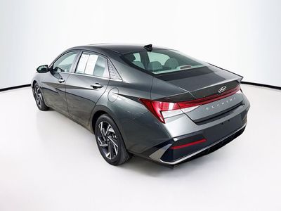 2025 Hyundai Elantra - Photo 23