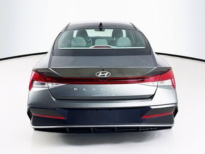 2025 Hyundai Elantra - Photo 24