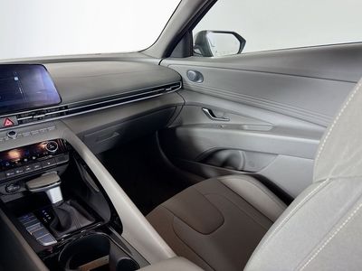 2025 Hyundai Elantra - Photo 21