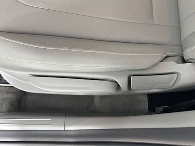 2025 Hyundai Elantra - Photo 16
