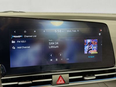2025 Hyundai Elantra - Photo 11