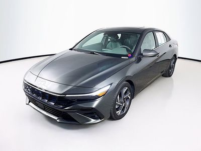 2025 Hyundai Elantra - Photo 3