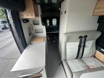2026 Airstream Rangeline - Photo 12