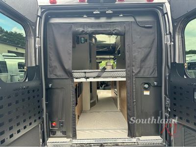 2026 Airstream Rangeline - Photo 8