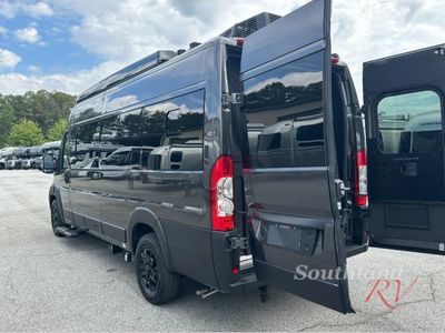 2026 Airstream Rangeline - Photo 5