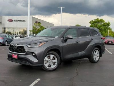 2023 Toyota Highlander - Photo 2