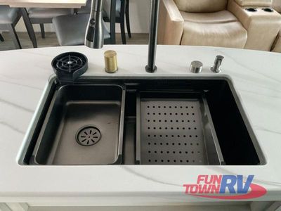 2025 Dutchmen RV Astoria - Photo 18