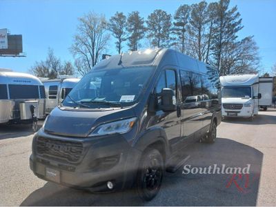 2025 Airstream Rangeline - Photo 2