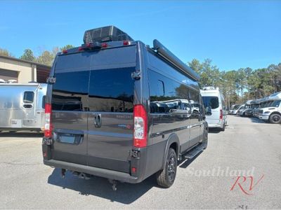 2025 Airstream Rangeline - Photo 3